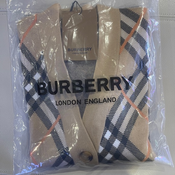 NWT Burberry Check Wool Blend Cardigan M Woman’s Retail $1350 - Picture 10 of 10